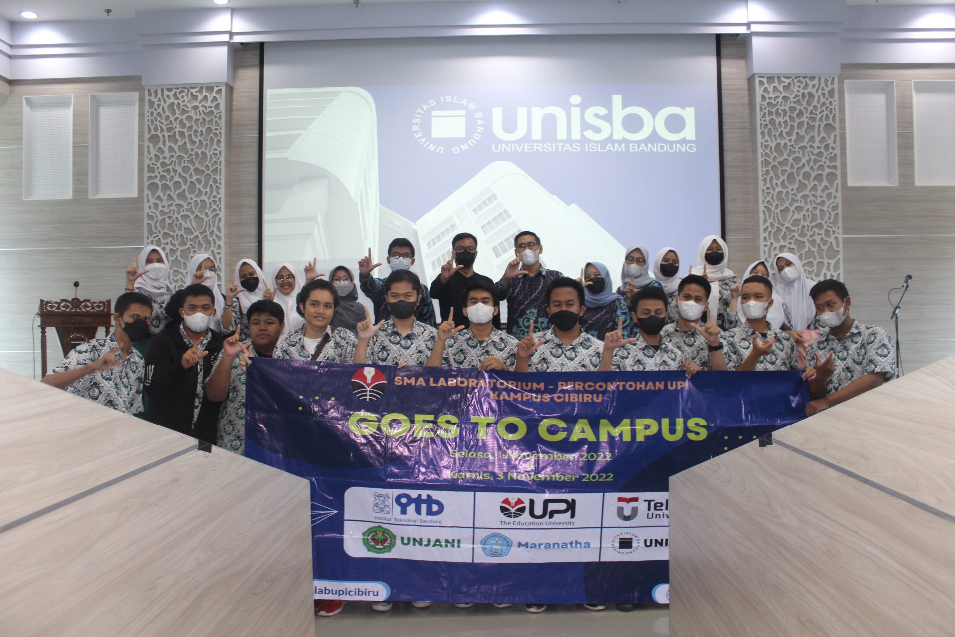 Unisba Terima Kunjungan Dari SMA Labschool UPI Cibiru – Unisba